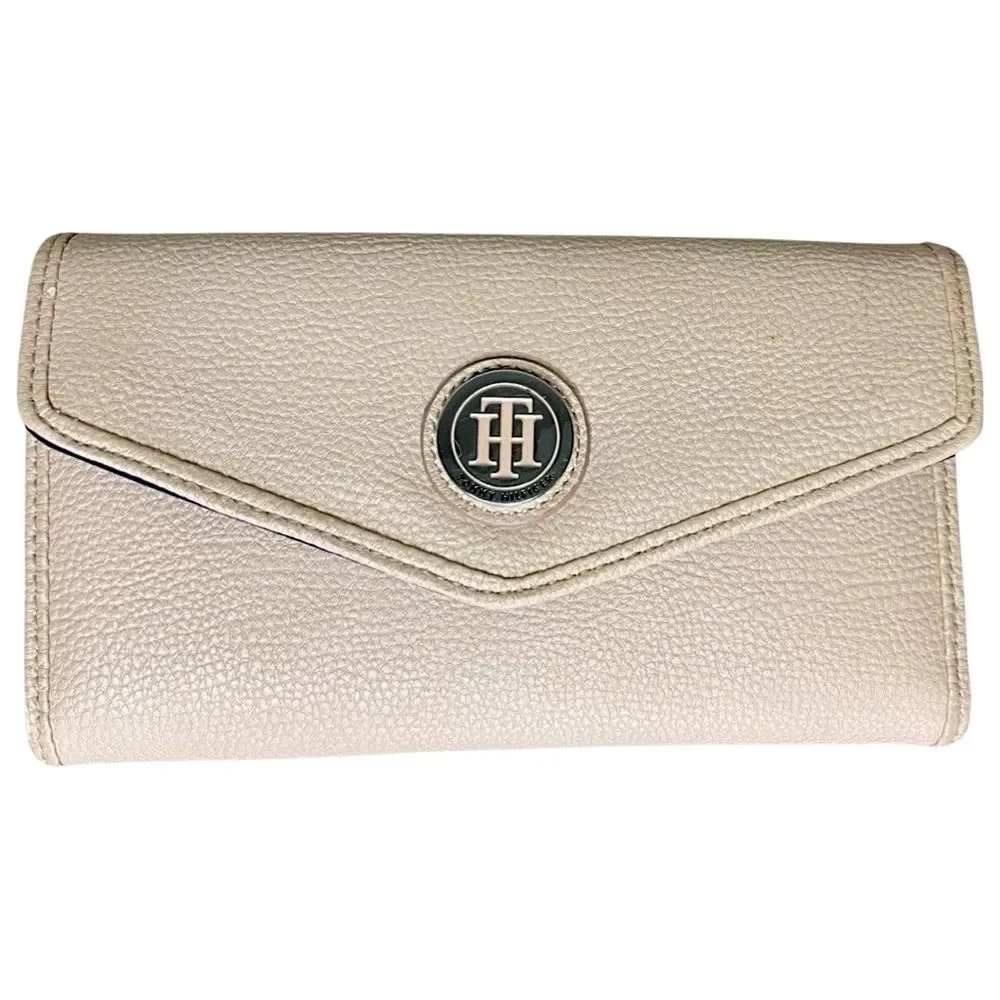 Tommy Hilfiger Pink Leather Wallet